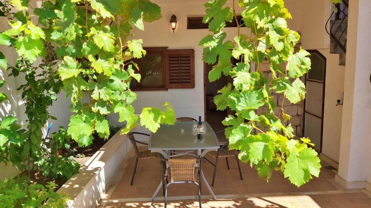 Apartments Gajo Omis Luaran gambar
