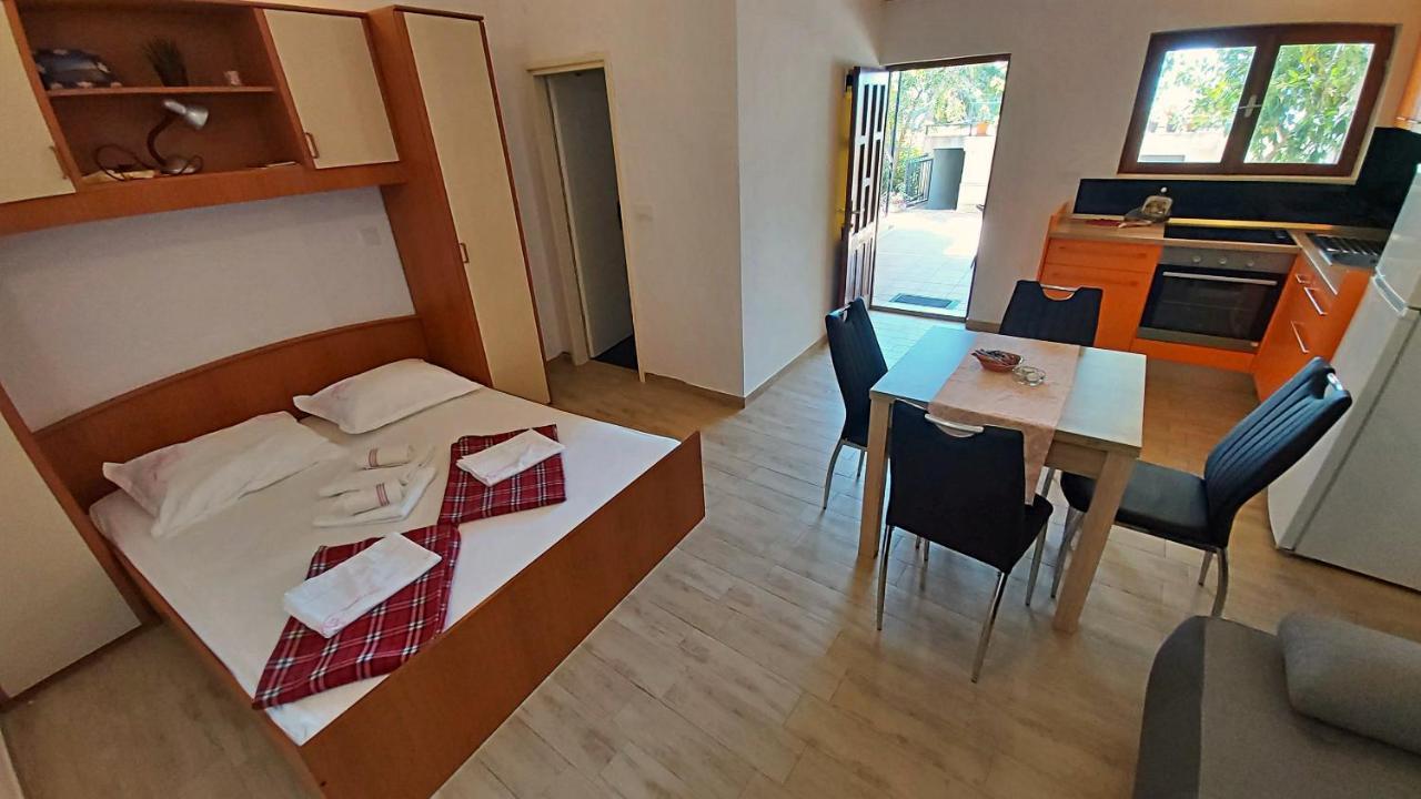 Apartments Gajo Omis Luaran gambar
