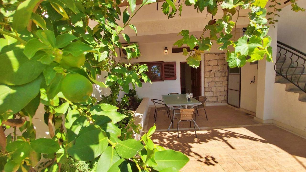 Apartments Gajo Omis Luaran gambar