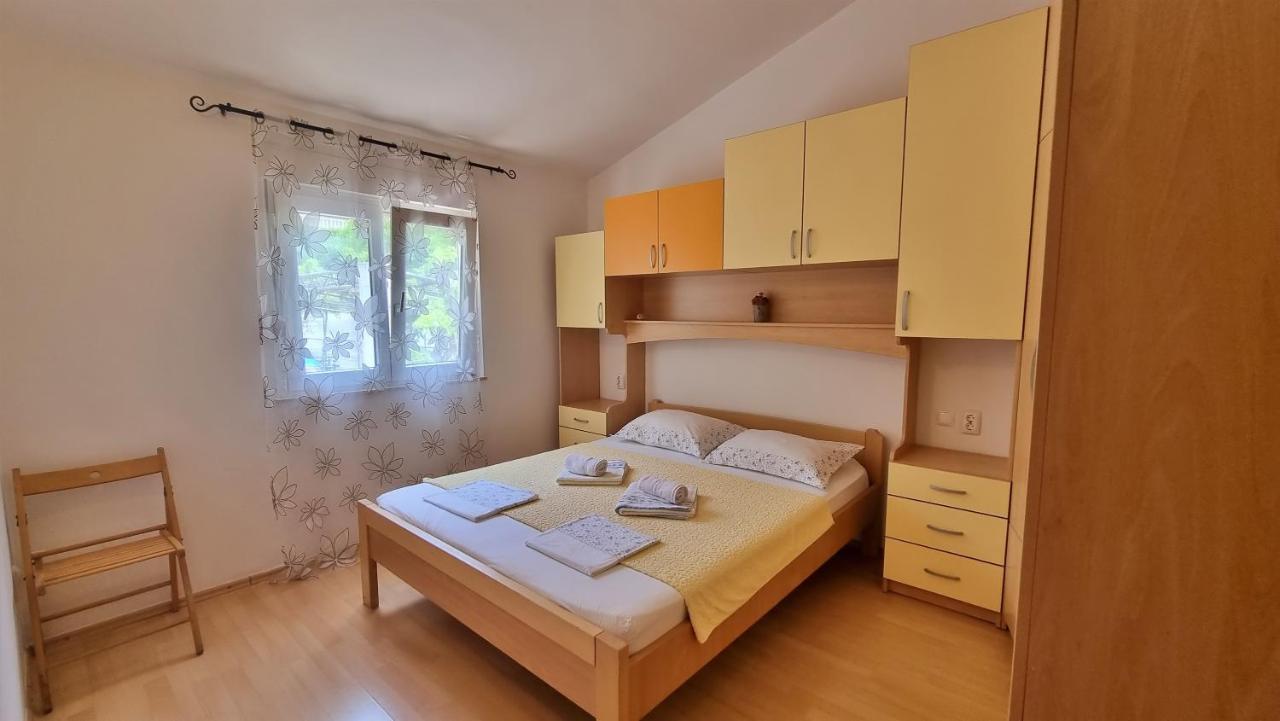 Apartments Gajo Omis Luaran gambar
