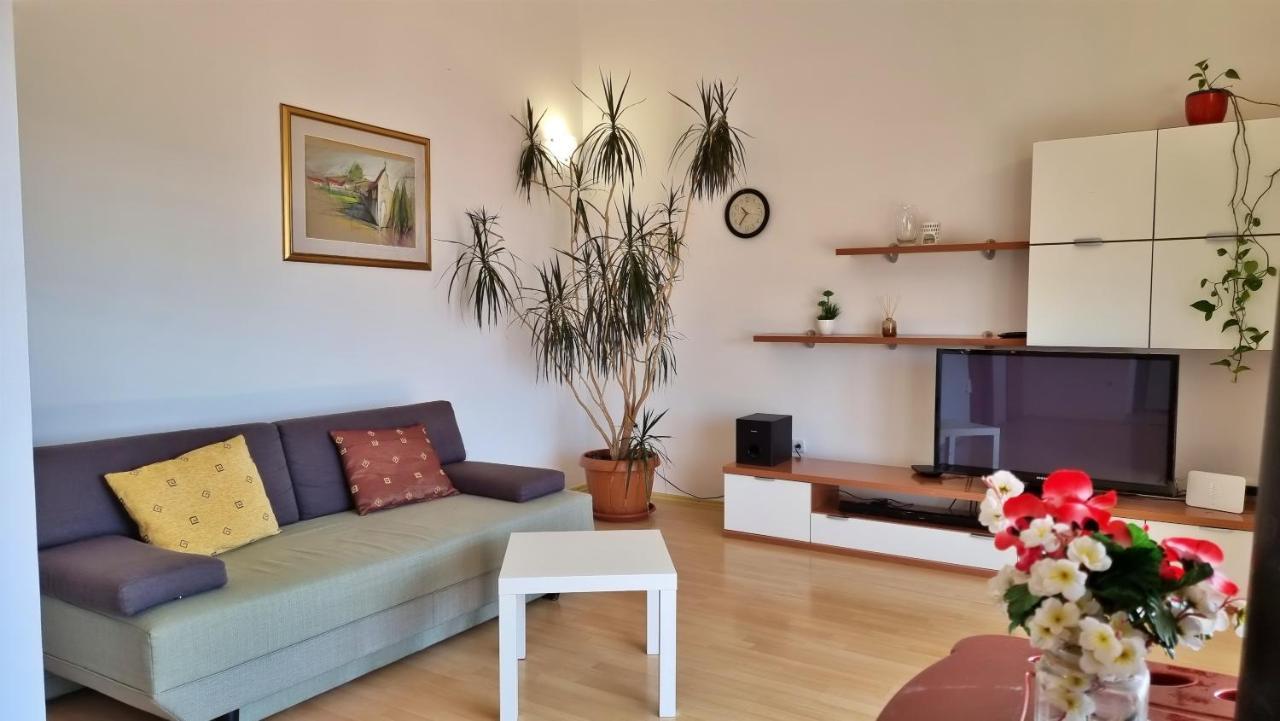 Apartments Gajo Omis Luaran gambar