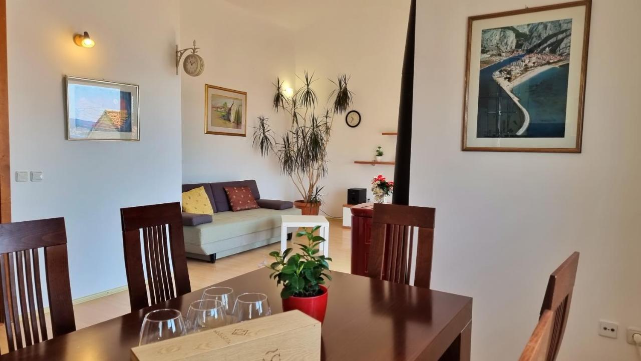 Apartments Gajo Omis Luaran gambar