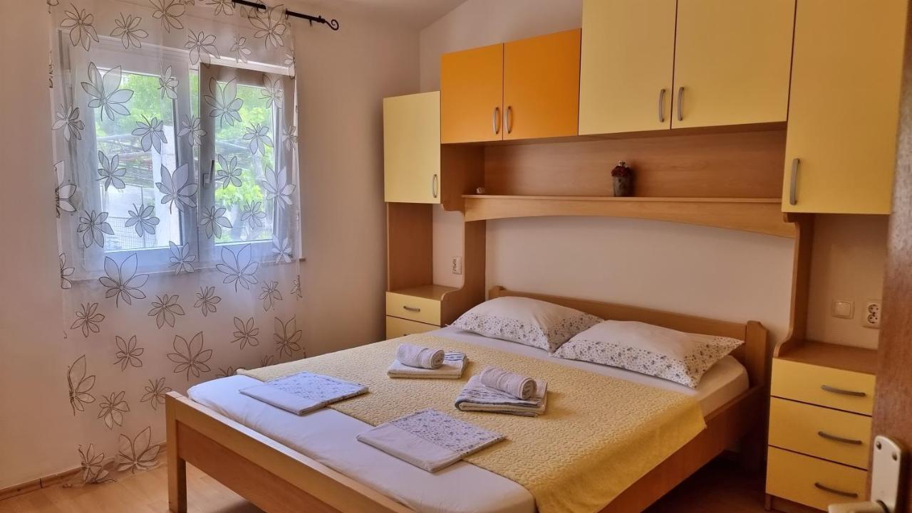 Apartments Gajo Omis Luaran gambar