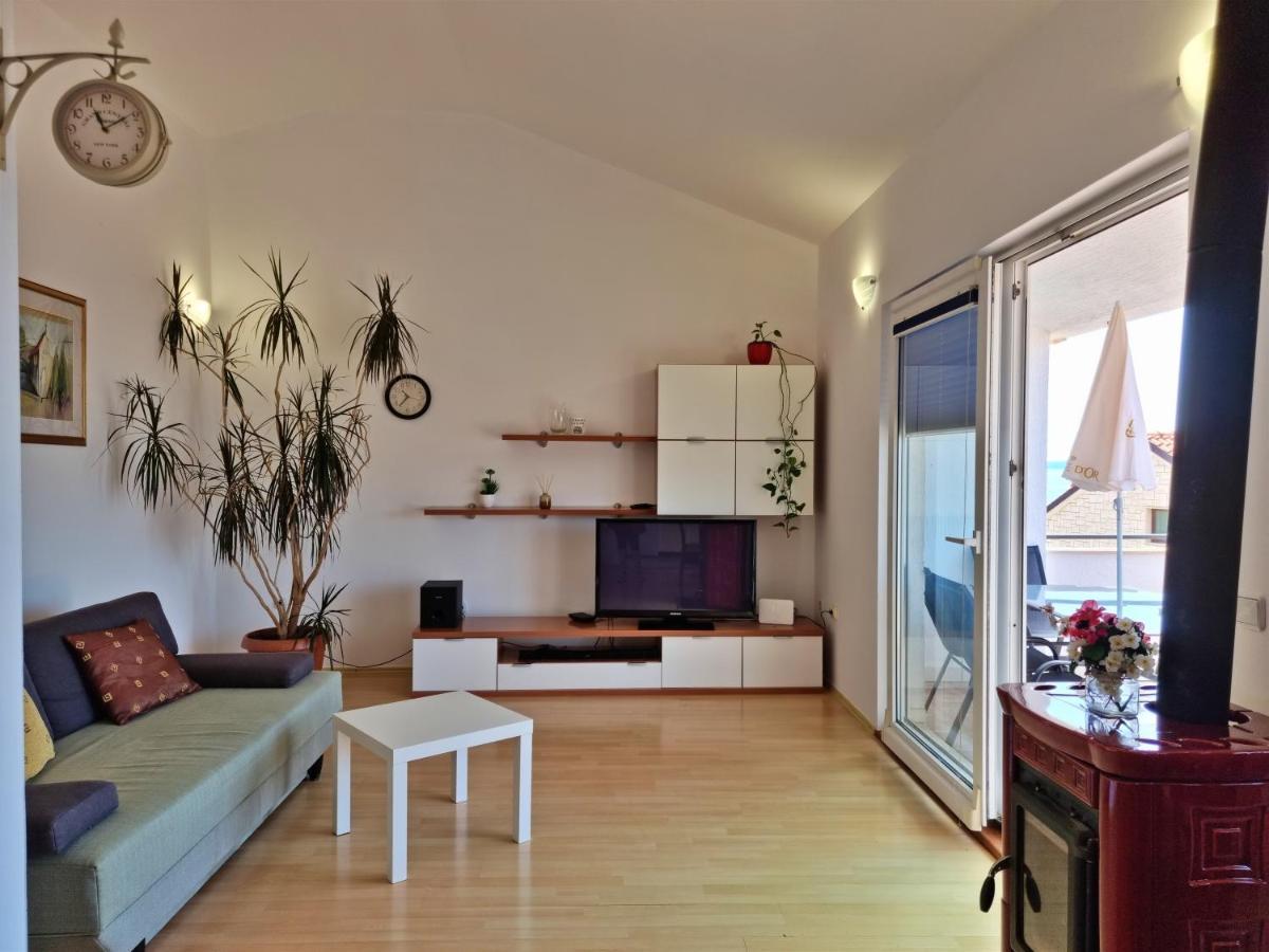 Apartments Gajo Omis Luaran gambar