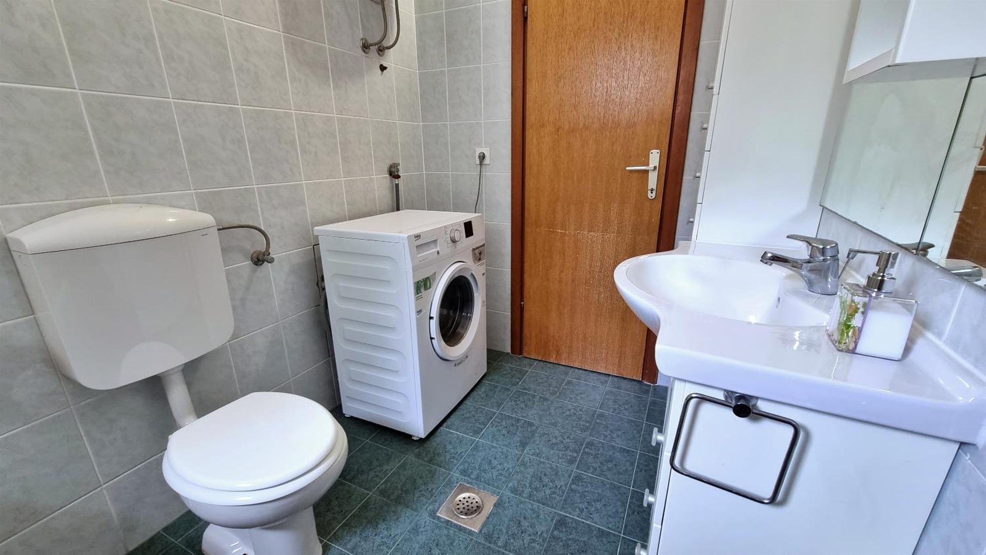Apartments Gajo Omis Bilik gambar