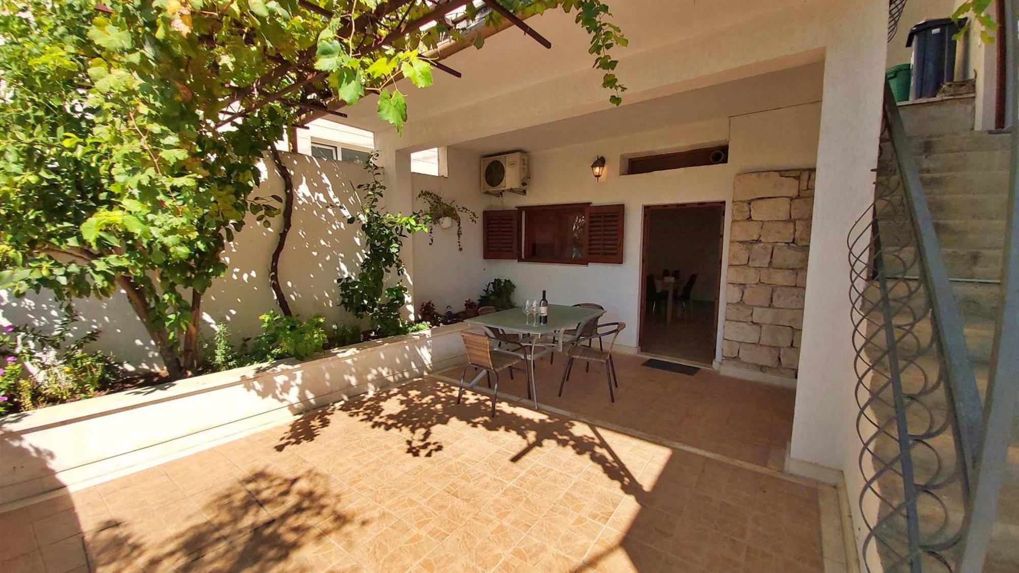 Apartments Gajo Omis Bilik gambar
