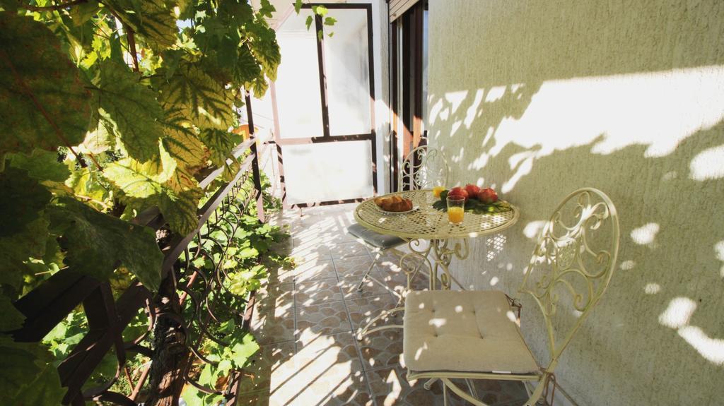 Apartments Gajo Omis Luaran gambar