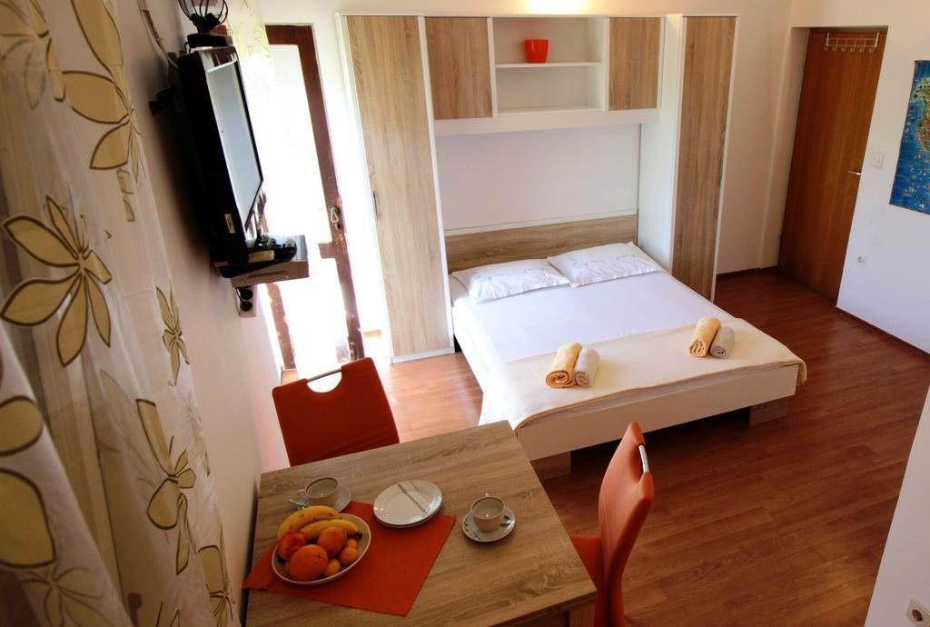 Apartments Gajo Omis Luaran gambar